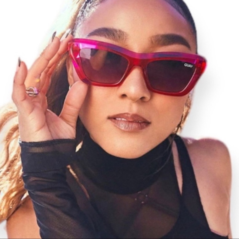 Quay Australia  ON THE RADIO Women's PINK Sunglasses